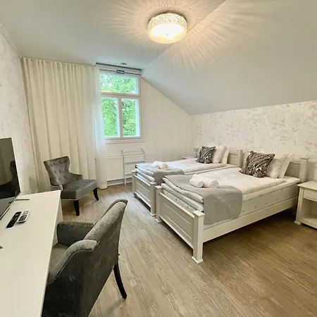Radalla Hotel *